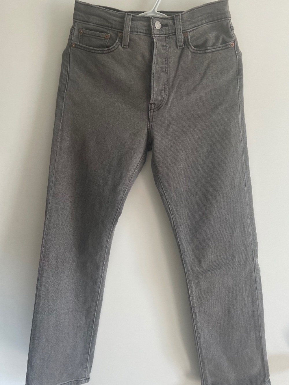 EUC Levi’s Grey Wedgie Straight Ankle Jeans with Stretch - Women’s Size 28 - Picture 8 of 11